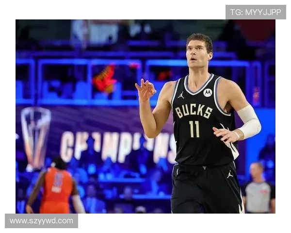 布鲁克·洛佩兹如何在雄鹿队完成从内线传统中锋到外线投手的转型