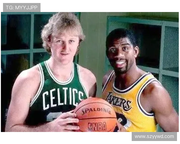 拉里·伯德与魔术师约翰逊在80年代的对抗如何影响NBA发展